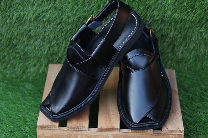 Peshawari Kaptaan Chappal-Black